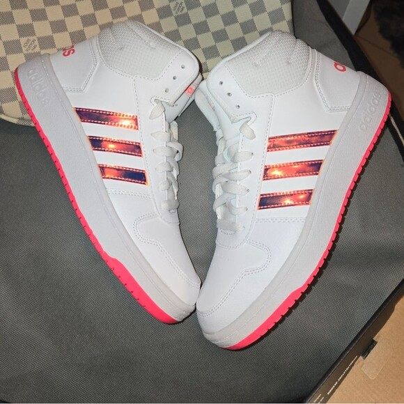 Adidas Hoops 2.0 Mid J 'White Signal Pink' New in Box - Picture 1 of 5